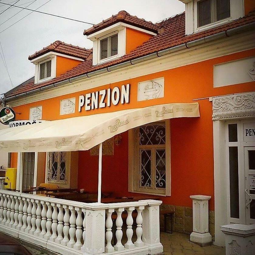 Penzion Kormos Štúrovo Exteriér fotografie